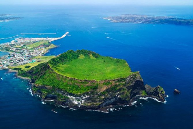10day Small Group Discover Korea Tour : History, Food and Culture - Jeju Island delivers the tour’s strongest opening