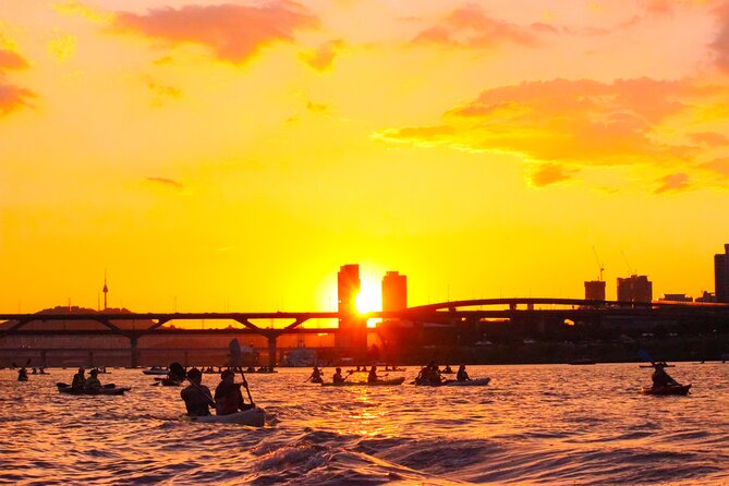 2-Hour Private Kayaking and Paddleboarding Experience in Hanriver - Seeing Lotte Tower from the water