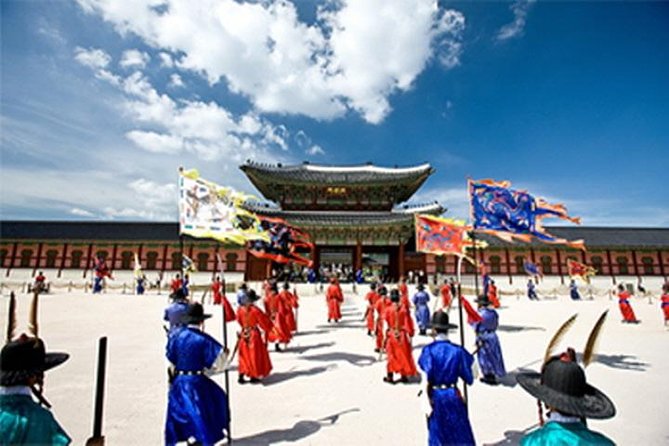 3D Private Seoul Highlight tours with DMZ & Korean Folk Village - Day 2: Folk traditions, a fortress, and a modern indoor stop