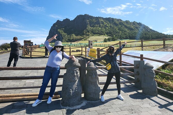 3days Private Free Schedule Tour a lot of Experience Driver - Day One: East Jeju beaches, Seongsan, and village life