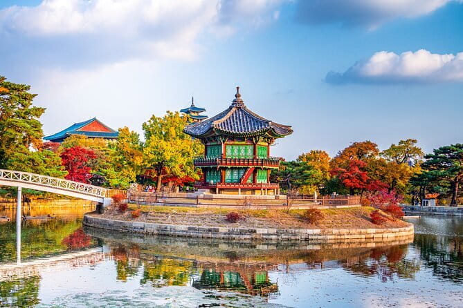 7 days Flexible Tour for Major Cities(Seoul,Busan,Gyeongju etc) - Day 1: Seoul palaces, old neighborhoods, and Korean wartime history