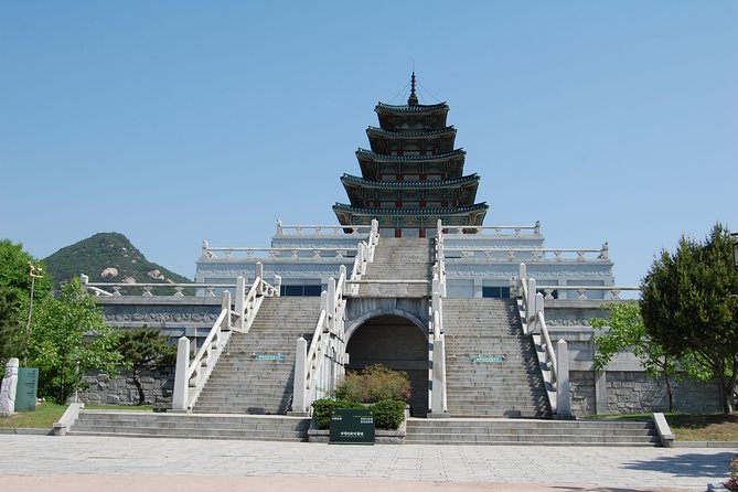 8 Hours Private tour with top attractions in Seoul - Myeongdong: finish with shopping and city energy