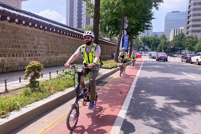 Afternoon E-bike tour and "Happy Hour" food and drinks - Why this e-bike tour works well in Seoul