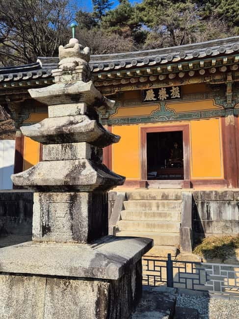 Andong: UNESCO Sites, Mask Dance, and Secret Garden & Bridge - Byeongsan Seowon and the world of Joseon learning