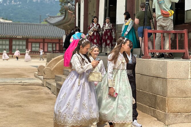 Best Seoul City Tour (Gyeongbokgung Palace,Insadong,Namsan Tower) - Ginseng, Insadong, and the question of shopping stops