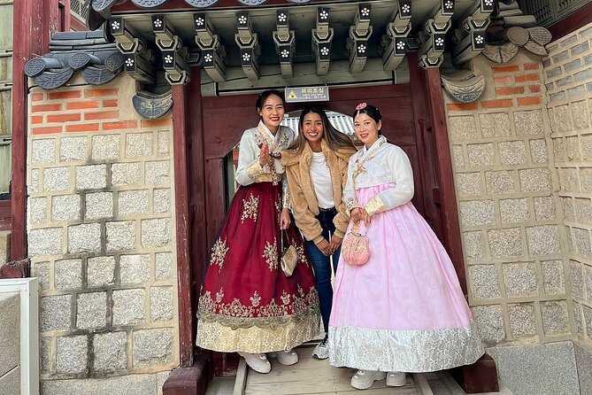 Best Things to Do - Half Day Seoul Trip (Seoul Palace & Temple) - Guides Make the Biggest Difference