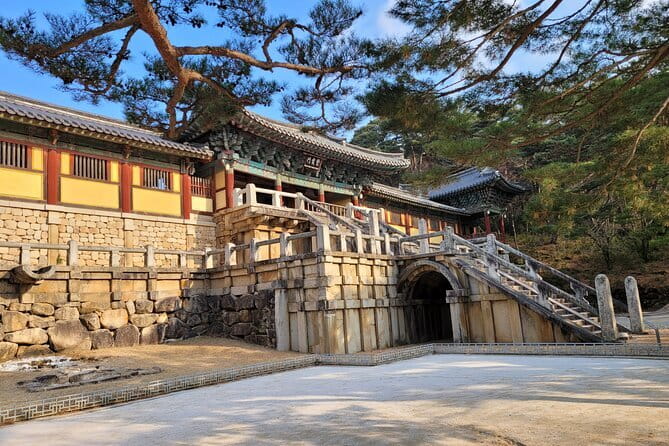 BTS Landmarks Private Car Tour in Busan with a Licensed Guide - Saving time for Magnate, or ZM-ILLENNIAL