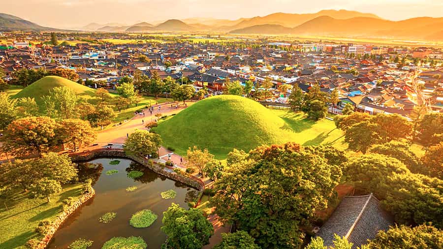 Busan: 7 Highlights Gyeongju City One Day Tour - Daereungwon and the Silla royal tombs