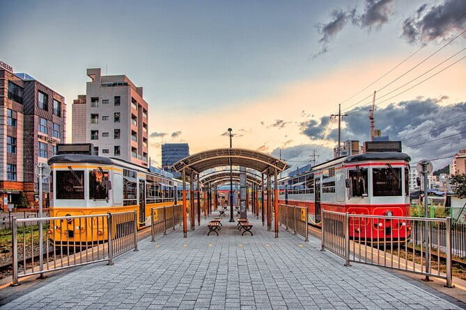 Busan Full-Day City Tour with Gamcheon Village, Sea Temple & more - Guides, group size, and the level of commentary