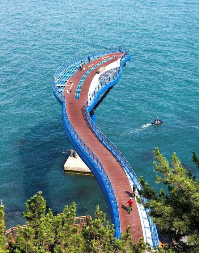 Busan: Gamcheon Village and Haeundae Blueline Park Tour - Choosing the Haeundae rail experience
