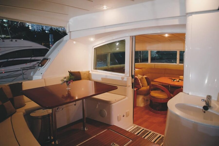 Busan: Group Sightseeing Yacht Cruise with Snacks and Drinks - Gwangalli Beach is your starting point