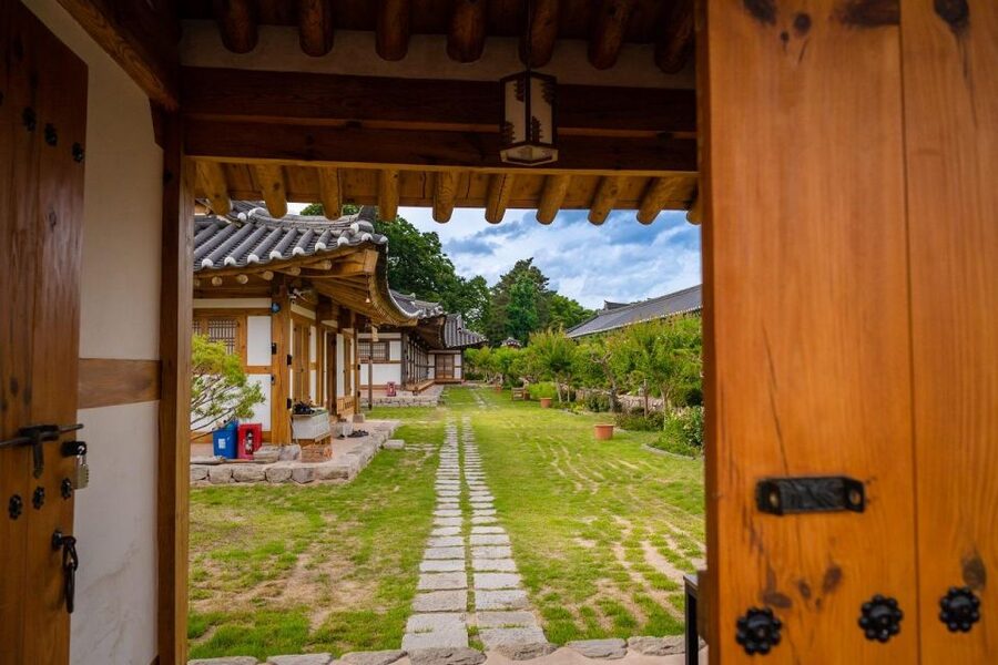 Busan: Gyeongju Guided Day Trip to Three Kingdoms Capital - Key things to know before you go