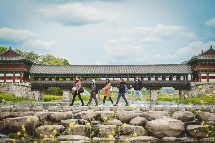 Busan: Gyeongju Guided Day Trip to Three Kingdoms Capital - Yangdong Folk Village and Joseon-era traditions