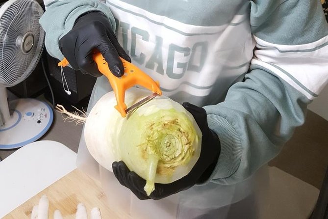 Busan Kkakdugi(Korean radish Kimchi) class with various options - Why Busan kkakdugi makes a good cooking lesson
