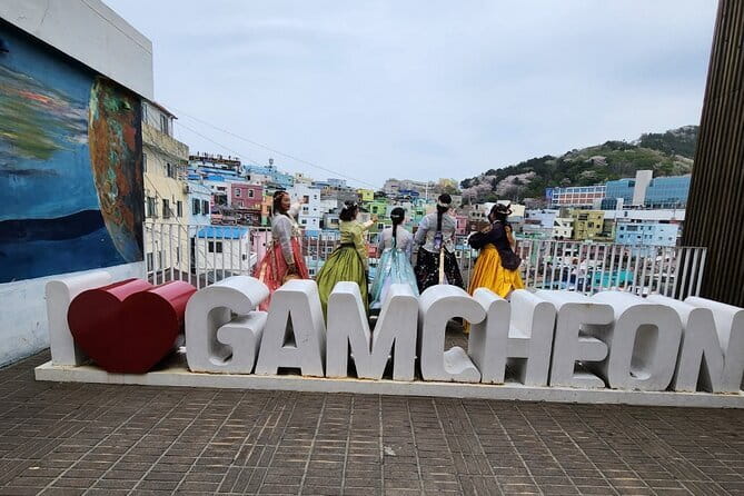 Busan private tour : K-pop dance class + tour - Looking down from Oryukdo Skywalk
