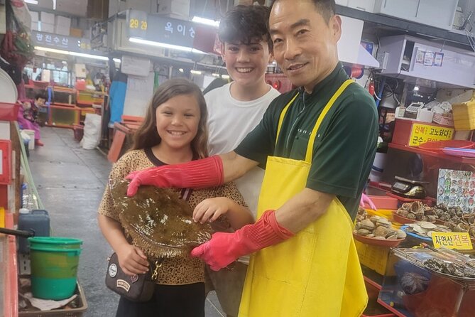 Busan Private Tour with an official tour guide - Gamcheon Culture Village and the Colorful Finale