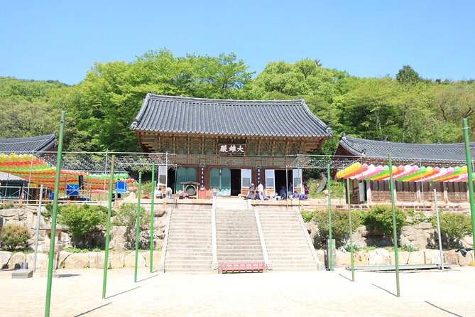 Busan Sightseeing Tour Including Gamcheon Culture Village and Beomeosa Temple - Gamcheon Culture Village and its steep lanes