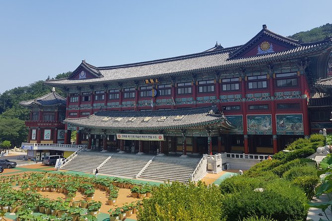 Busan Tour: Gamcheon Village & Haedong Yonggungsa Temple + Lunch - Lunch and the value of a guided meal