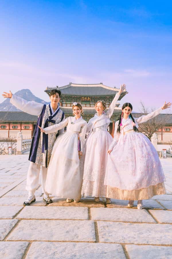 Changdeokgung Hanbok Experience at hanboknam - Choosing Hanboknam Near Changdeokgung Palace