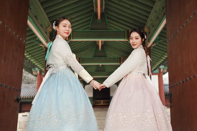 Changdeokgung Palace Hanbok Rental Experience in Seoul - The selection process at 86-1 Donhwamun-ro