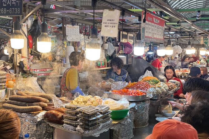 Customizable Seoul Private Tour Palaces Food and Markets - Bukchon Hanok Village on foot