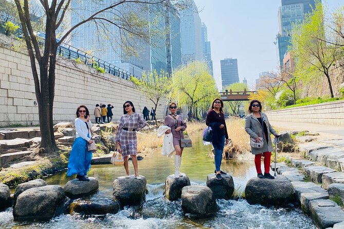 Customizable Seoul Private Tour Palaces Food and Markets - Jogyesa Temple and a quiet change of pace