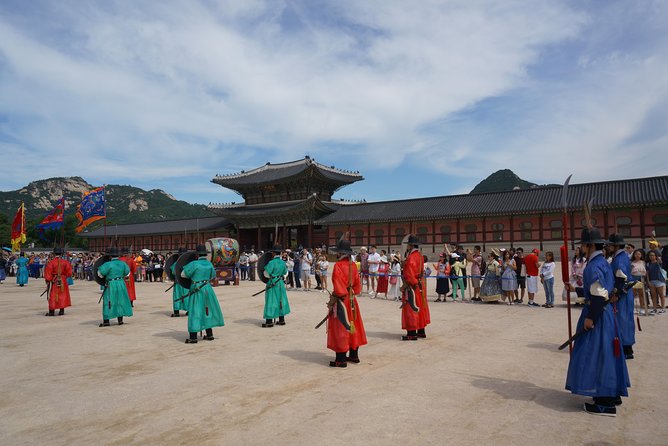 Customized Private Seoul tour: Palace, Market etc(Airport Option) - Suwon, folk traditions, and fortress walls