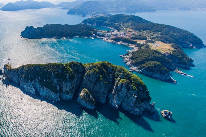 Day trip to beautiful Korean marine national park, Hallyeohaesang - Ferry views and the rocky coast at Haegeumgang