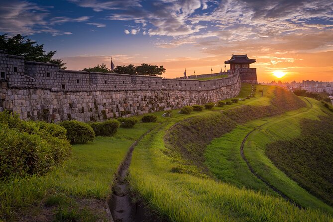 Day Trip to UNESCO: Suwon Fortress Adventure from Seoul - Hwaseong Haenggung Palace in 30 minutes