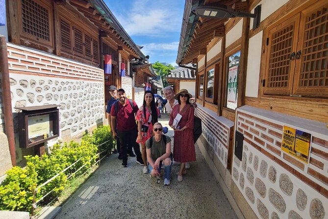 Deoksugung & Jeongdong-gil: A Walk in Korea's Rich Heritage - Why this short Seoul walk works