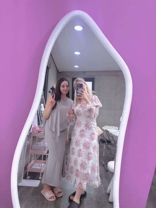 Detailed Seoul Image & Personal Color Analysis in Hongdae - A private room with useful language choices