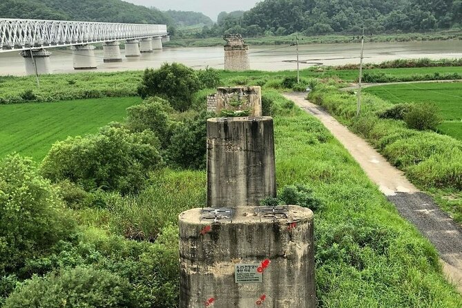 [DMZ Adventure] DMZ and optional Boat Voyage in River - The guides can make or break the day