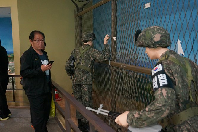 [DMZ Private Full day Tour] & The War Memorial include Lunch - Dorasan Station and the idea of future travel