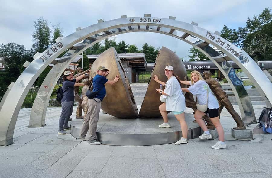 DMZTour from Seoul:3rd Tunnel,North Korea View&UNESCO Valley - Leaving Seoul before the crowds