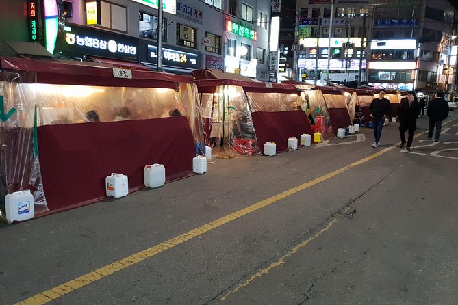 Drinking and Eating through the Alleys of Seoul - Starting at Gwangjang Market