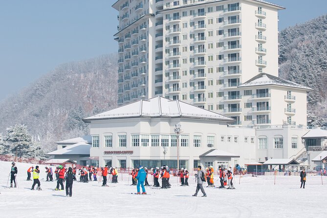Elysian Gangchon Winter Ski + Eobi Ice Valley Day Tour fr Seoul - What to expect at the rental shop