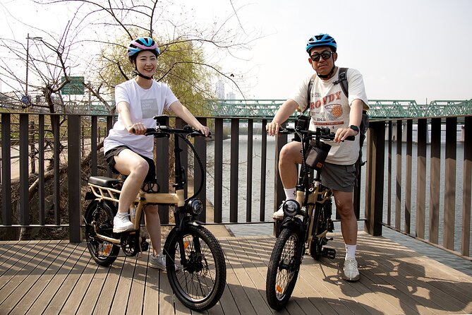 ENKO Electric Bike Ride on The Han River Bike Path in Seoul - Getting Comfortable With the ENKO E-Bike