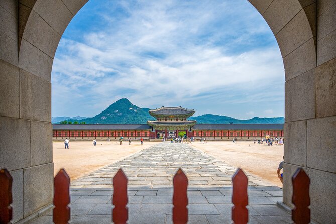 Essence of Seoul, 100% Private Full Day City Tour - Gyeongbokgung Palace: begin with Joseon Seoul