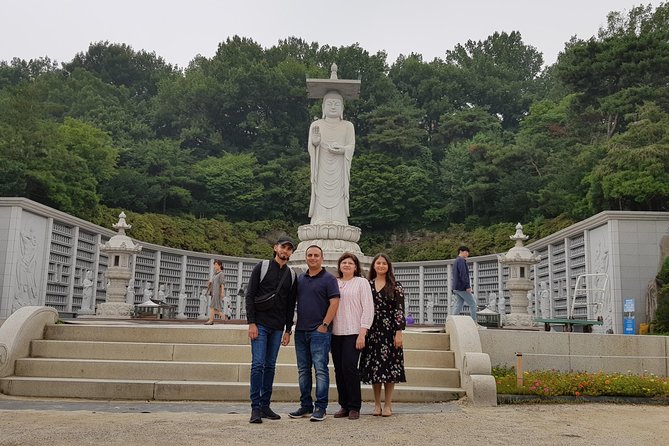 Essential Gangnam Tour (Incl. Dinner)-Hot Place of Seoul - Seolleung and Jeongneung: Royal Tombs in the City
