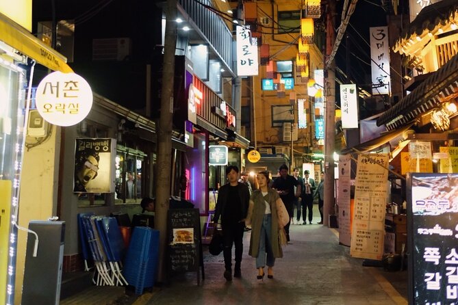Fortress Night Hike & Snack at a Local Market - Walking beside Seoul’s 600-year-old fortress