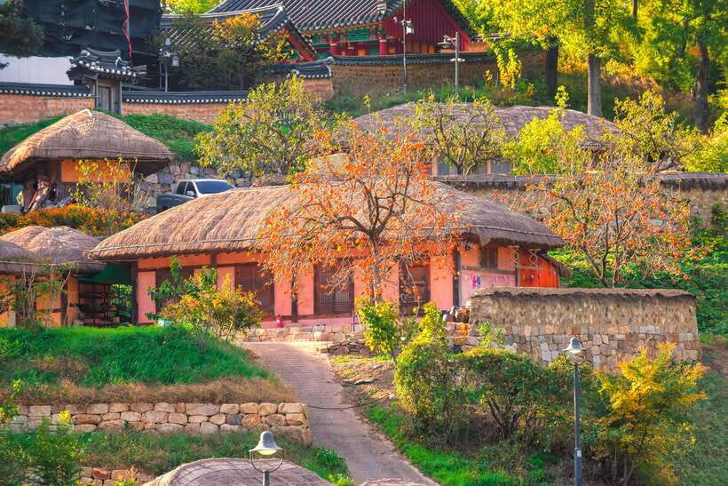 From Busan: Gyeongju UNESCO World Heritage Guided Day Tour - Why Gyeongju makes a worthwhile day from Busan
