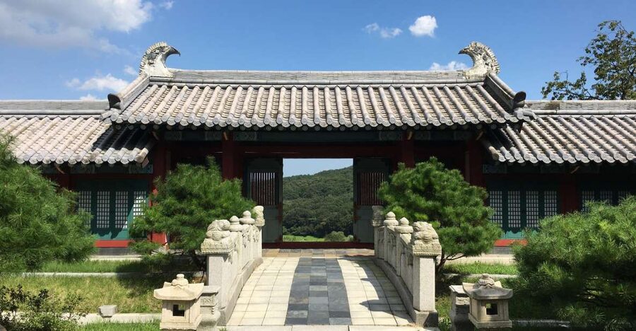 From Seoul: Dae Jang Geum Park Historic K-Drama Set Tour - Why the guide matters so much