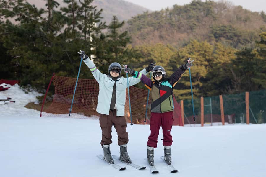 From Seoul: Korea Ski Tour - Jisan Forest Resort - Free skiing after class
