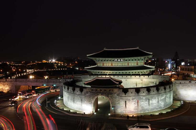 From Seoul: Suwon Hwaseong Fortress Night Tour - Guide quality and group size