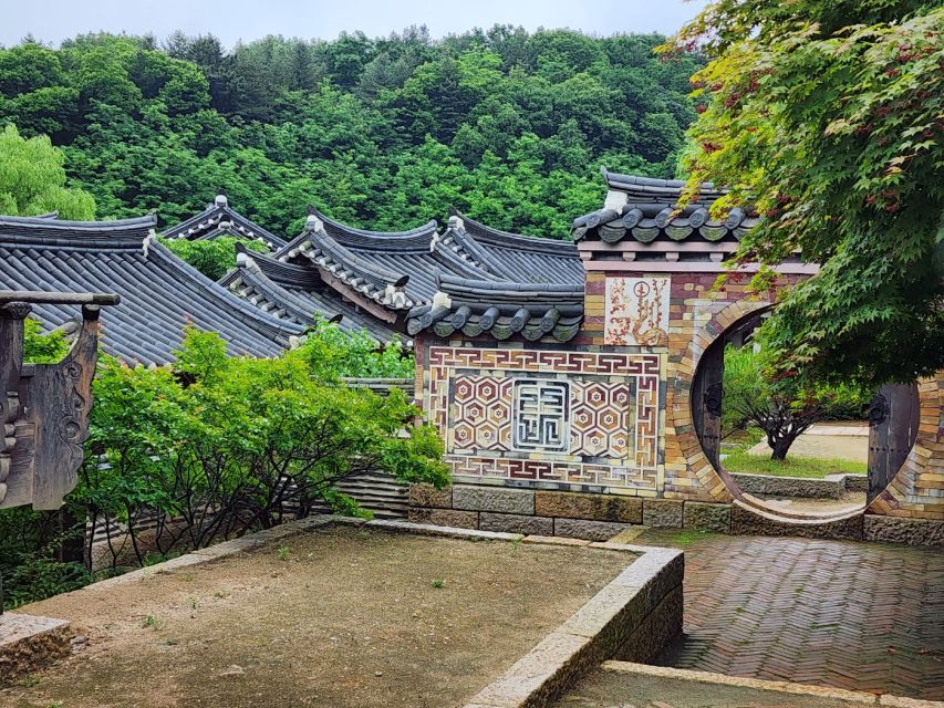 From Seoul: Suwon Hwaseong Fortress Tour - How the guides shape the experience