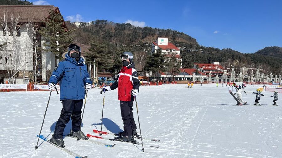 From Seoul: Yongpyong Ski Day Tour with Transportation - Lessons with Gogo, Alex, Emily, and Mike
