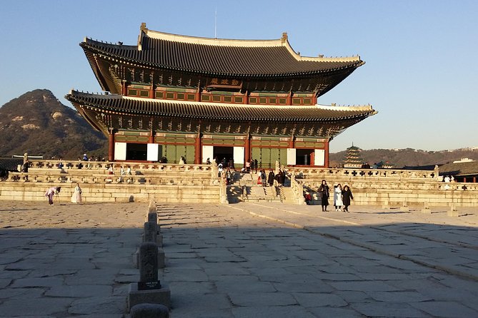 Full Day- Essential Seoul City Tour & Gourmet Tour(including Lunch and Dinner) - Insadong combines shopping, art, and traditional tea