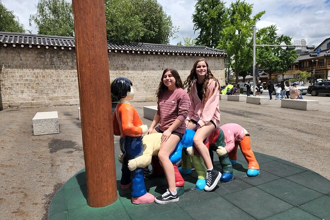 Full Day- Essential Seoul City Tour & Gourmet Tour(including Lunch and Dinner) - Gyeongbokgung Palace sets the historical stage