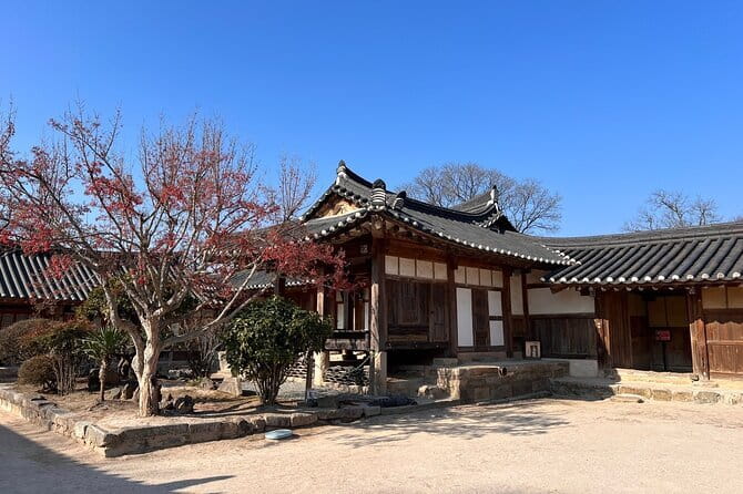 Full Day Private car tour to UNESCO Gyeongju&Yangdong village - Daereungwon and Cheonmachong reveal royal burial customs