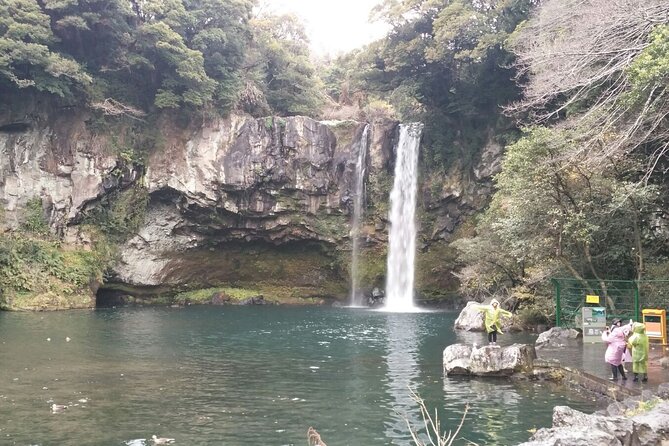 Full-Day Private Taxi Tour South of Jeju Island - Jeongbang Waterfall meets the sea